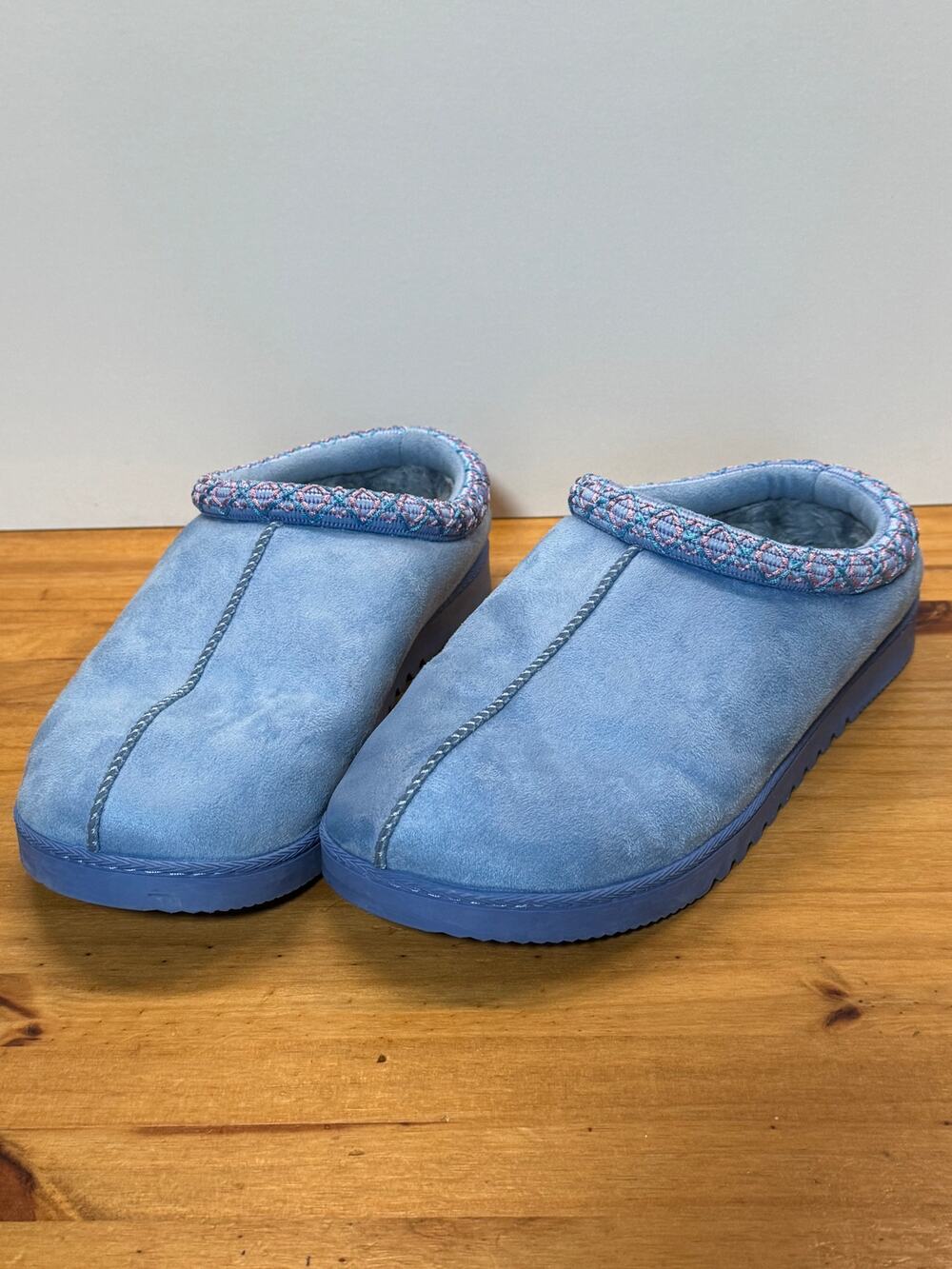 Women’s Blue Suede Clog Slippers Faux Fur Lined Embroidered Trim size 9-10